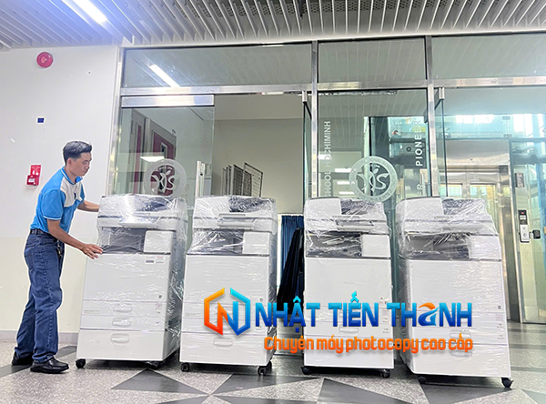 Có Nên Mua Máy Photocopy Giá Rẻ Online? Nhat Tien Thanh Giao may 1